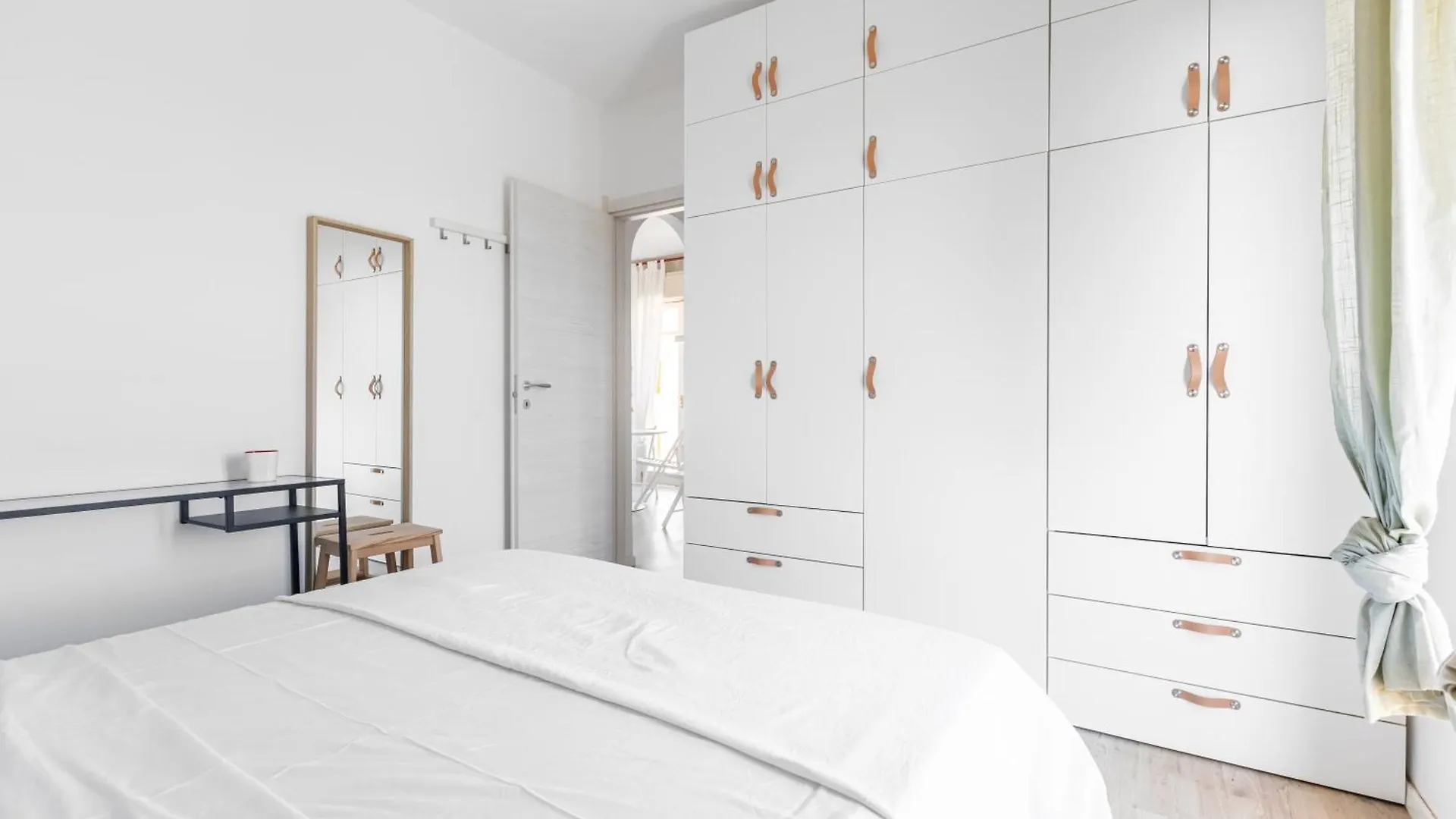 Brezza Di Mare - Marina Di Ragusa Apt With Parking 0*,  Italy