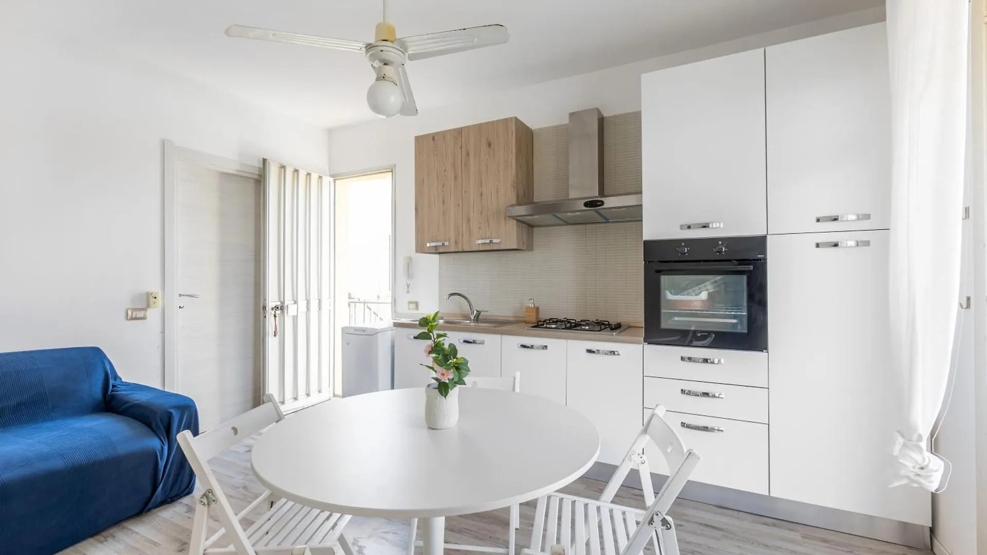 Brezza Di Mare - Marina Di Ragusa Apt With Parking Apartamento