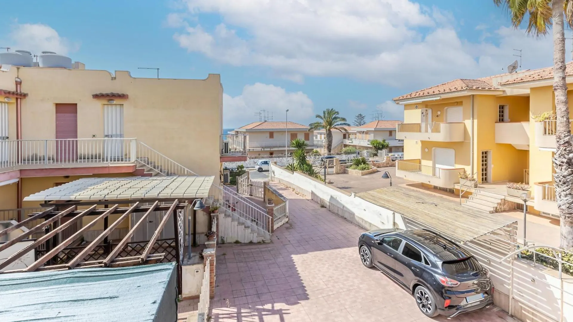 Brezza Di Mare - Marina Di Ragusa Apt With Parking Italy