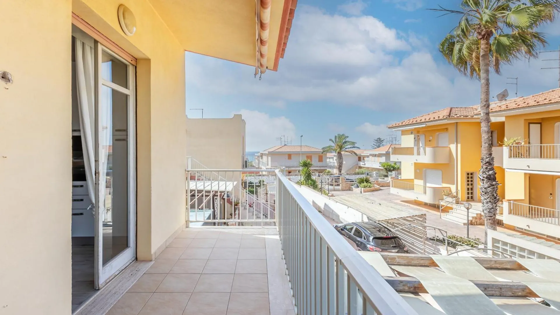 Brezza Di Mare - Marina Di Ragusa Apt With Parking