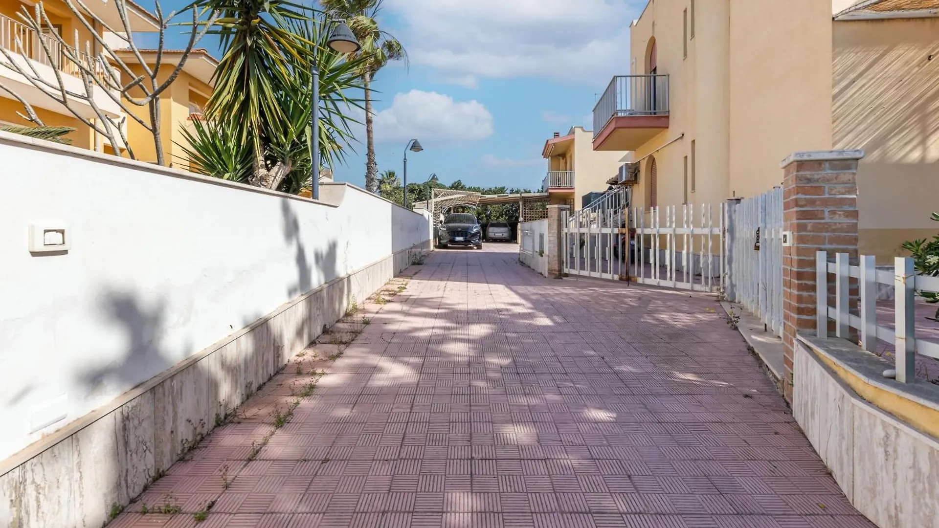 Brezza Di Mare - Marina Di Ragusa Apt With Parking 0*,  Italia